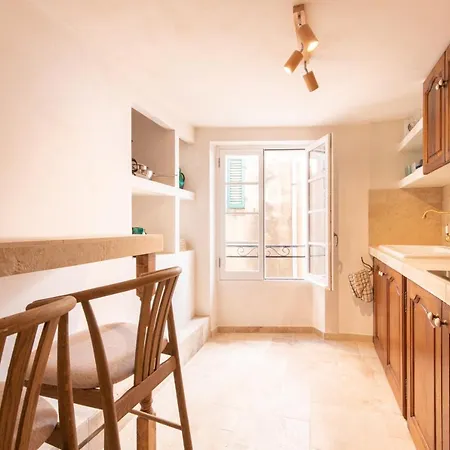 Pick A Flat's Townhouse In - Rue Sainte-barbe Villa *